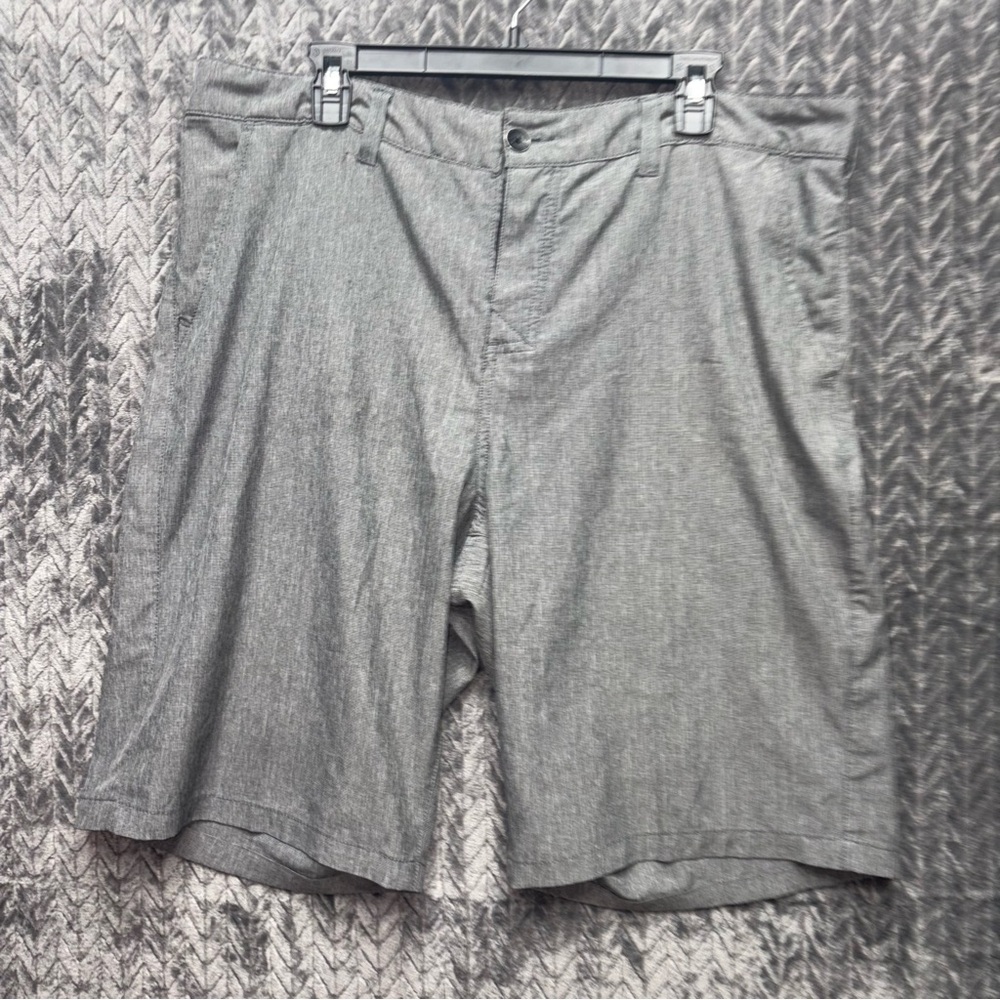 Hawke & Co. Men's Light Heather Grey Stretch Woven Shorts Size 38